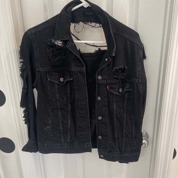 Levi’s black jean jacket - Picture 1 of 5